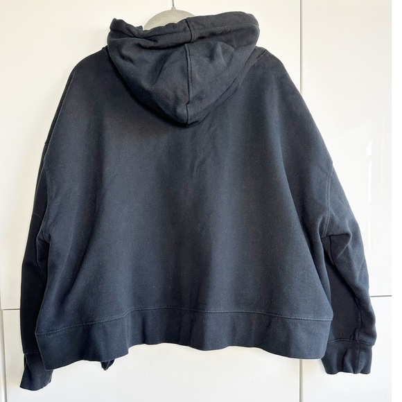 Disney 100 Embroidered Character Sweatshirt Hoodie Cropped Black Pockets Size 1X - Picture 6 of 7